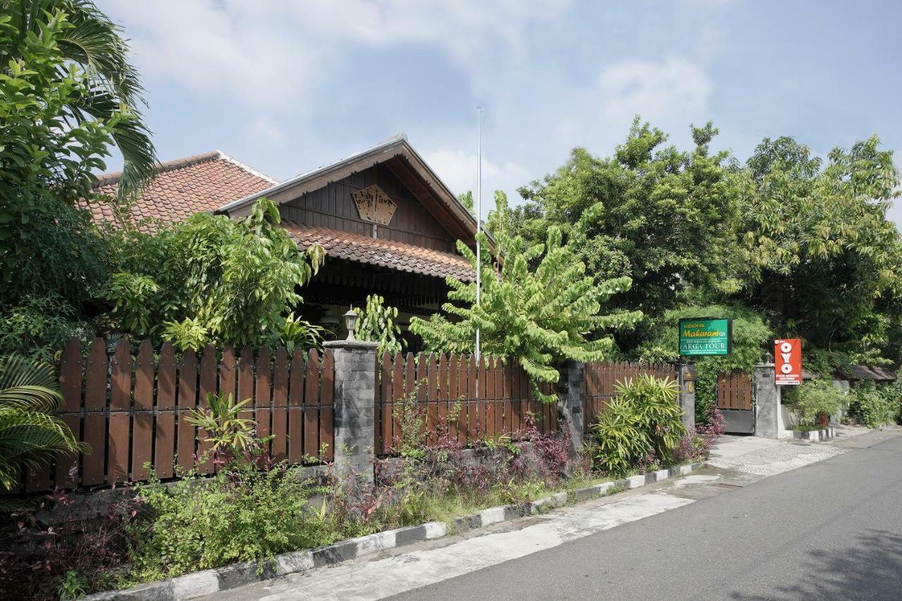 Oyo 804 Ndalem Maharani Guest House Джок'якарта Екстер'єр фото