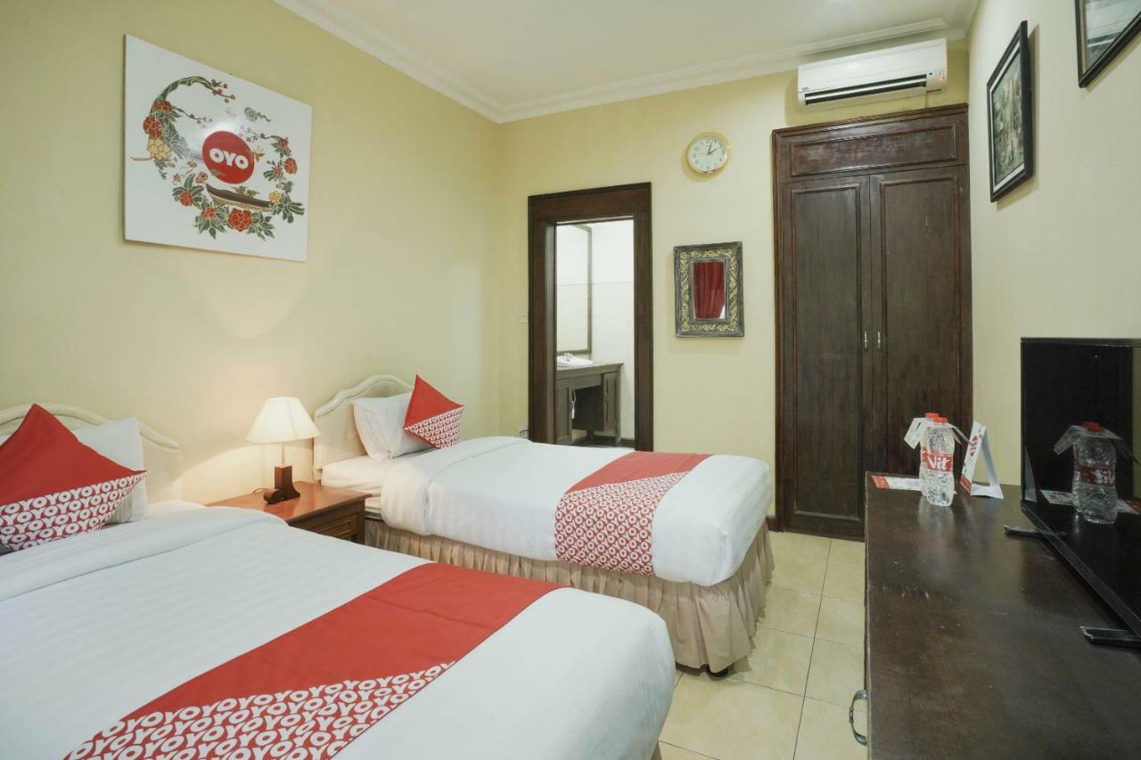 Oyo 804 Ndalem Maharani Guest House Джок'якарта Екстер'єр фото