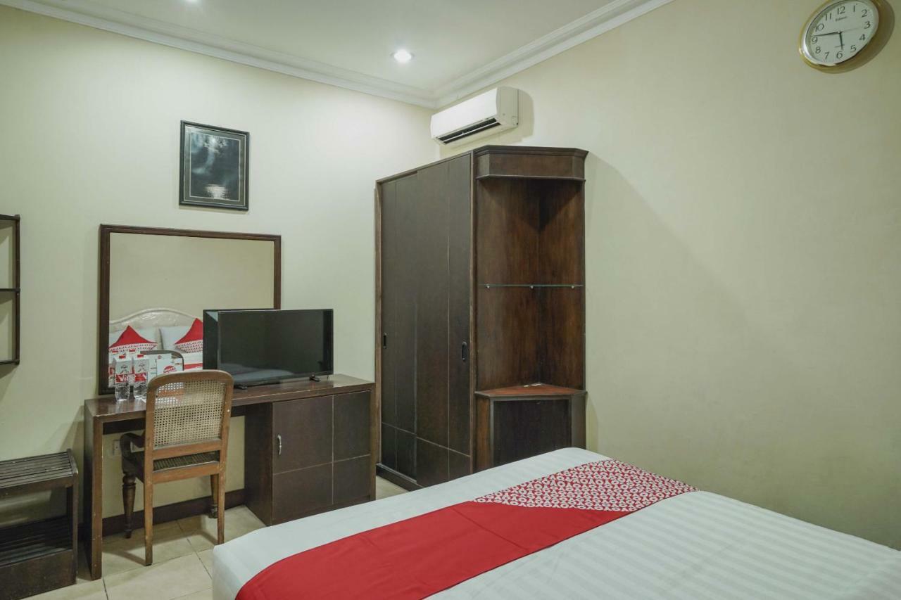 Oyo 804 Ndalem Maharani Guest House Джок'якарта Екстер'єр фото