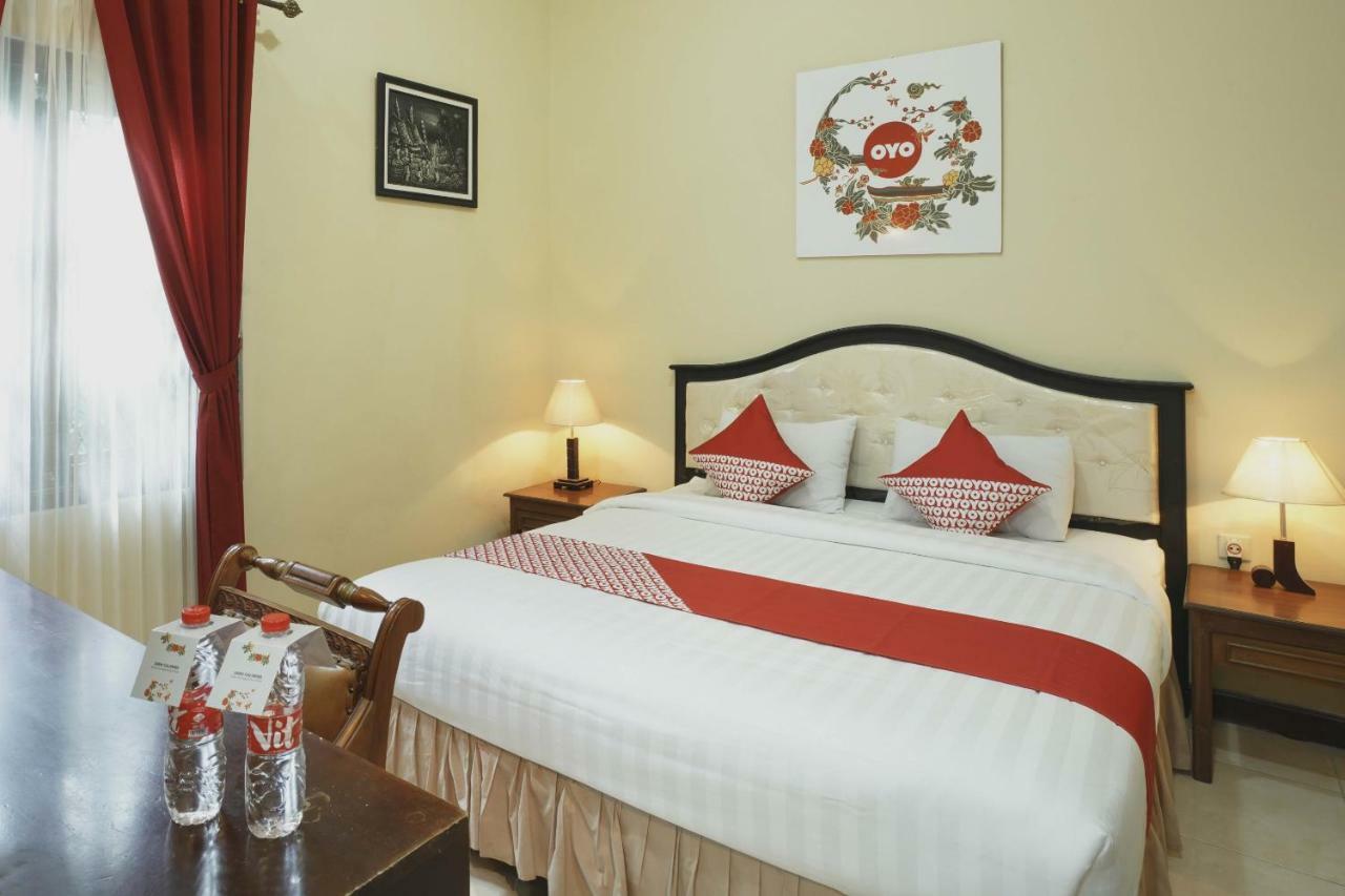 Oyo 804 Ndalem Maharani Guest House Джок'якарта Екстер'єр фото